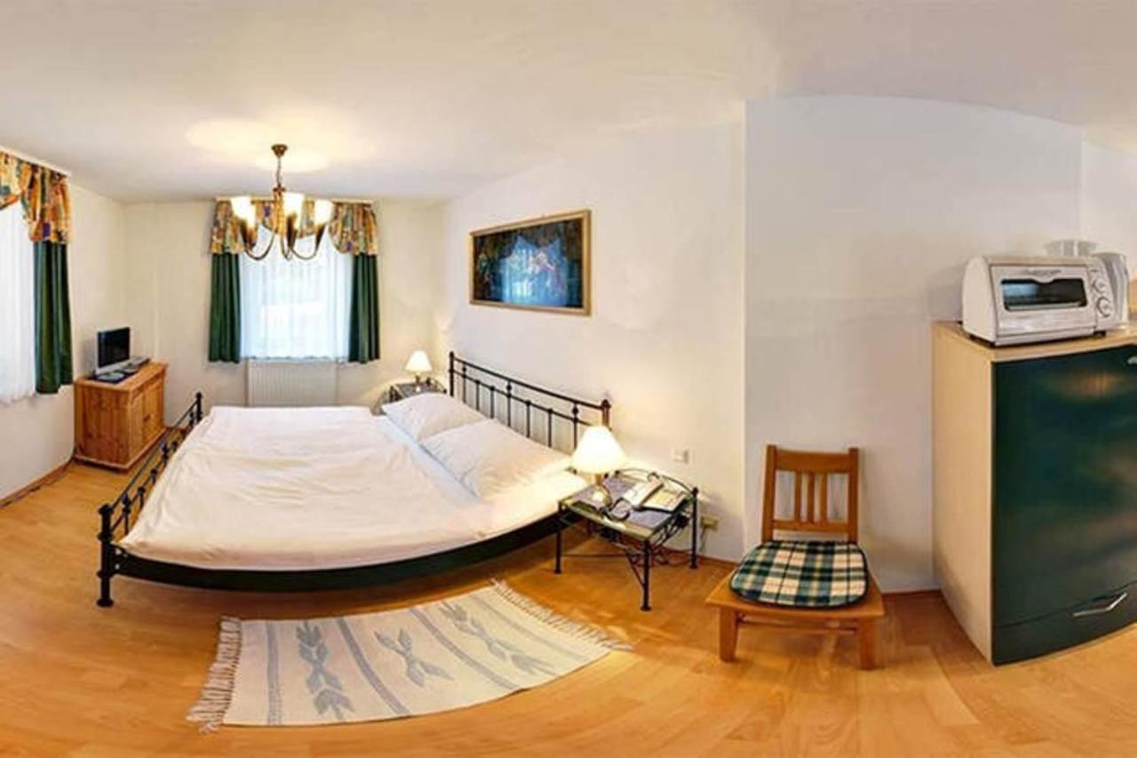 Haus Lenz Ferienwohnungen - Fam Ostermann Puchberg am Schneeberg Bagian luar foto