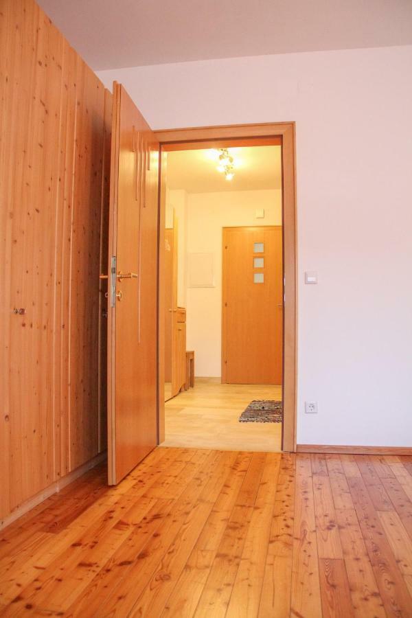 Haus Lenz Ferienwohnungen - Fam Ostermann Puchberg am Schneeberg Bagian luar foto